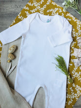 Load image into Gallery viewer, Mum To Be Wellness Gift Box